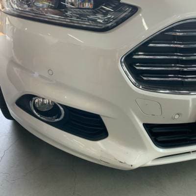 Mondeo_bumper_crash {caption: 몬데오 전방 사고 사진}