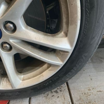 Mondeo_tire_ventus {caption: 교체 완료한 타이어}