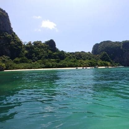 Railay_Beach_West {caption: 라일레이 비치}