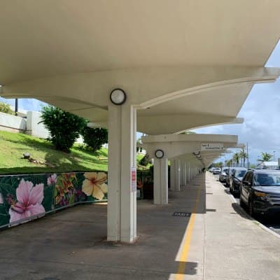 guam_airport_taxi_stop {caption: 택시타러 가는 길}